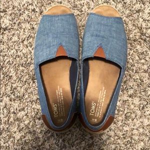 Toms open toe shoes size 8w
